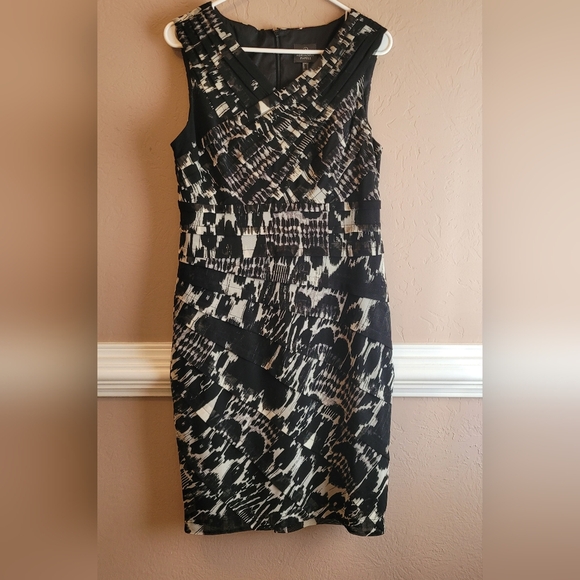 Stunning Adrianna Papell Dress Size 12 Like New - Picture 6 of 12